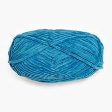  Bella Chenille | Universal Yarn