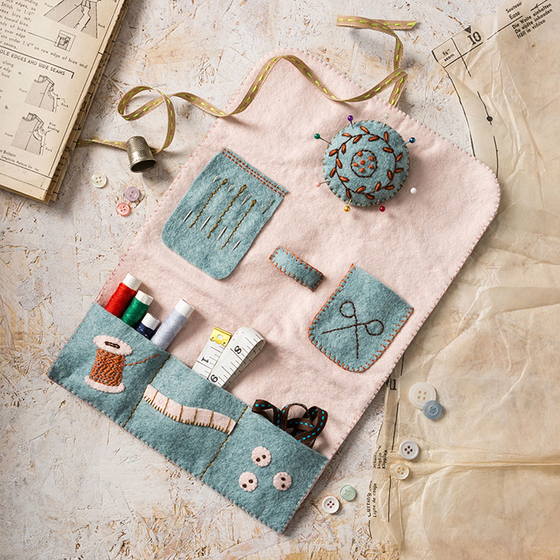 Sewing Roll Felt Craft Kit | Corinne Lapierre