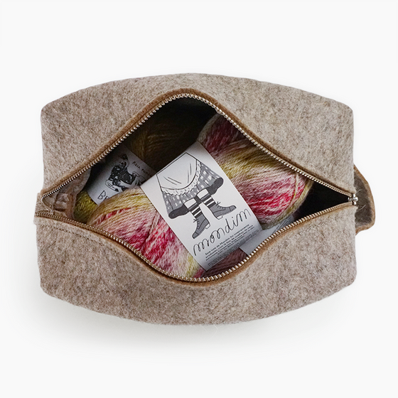Wool Felt Travel Pouch | Retrosaria